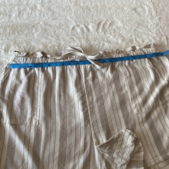 Torrid Striped HIgh-Rise Linen Blend Shorts Size 3 (3X) - Picture 7 of 8